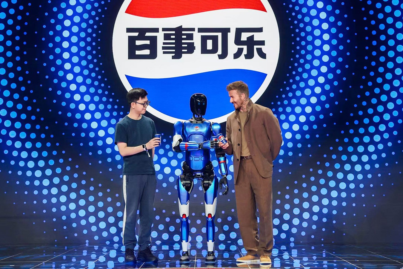 盛世集团ssgroup机器人携手百事中国共创“百事蓝宝” 共燃渴望新章